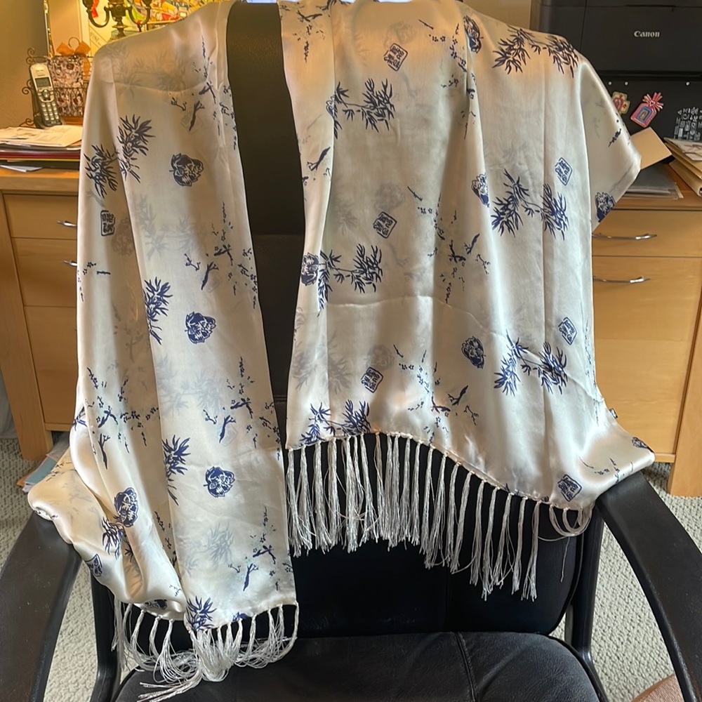 Blue and white fringe scarf